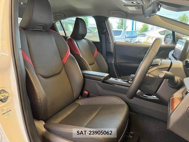 Toyota PRIUS 2023-05 393340-4
