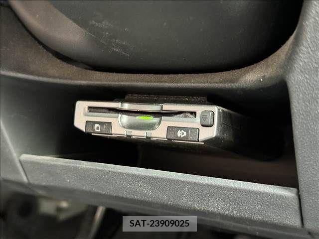 Toyota SIENTA 2011-08 352358-15