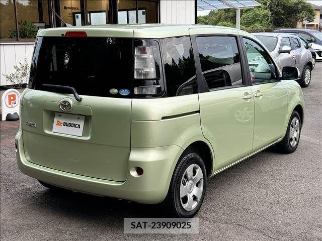 Toyota SIENTA 2011-08 352358-23