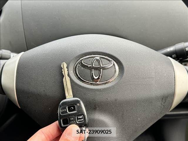 Toyota SIENTA 2011-08 352358-13