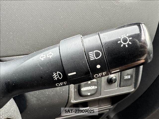 Toyota SIENTA 2011-08 352358-28