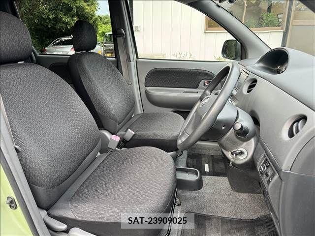 Toyota SIENTA 2011-08 352358-8