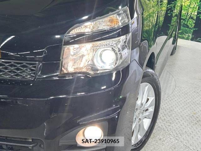 Toyota VOXY 2010-09 370515-12