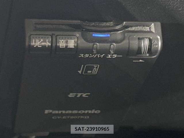 Toyota VOXY 2010-09 370515-7