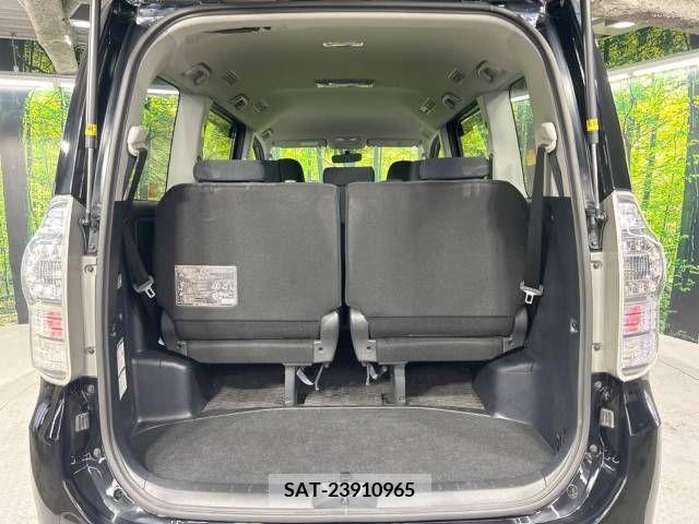 Toyota VOXY 2010-09 370515-11