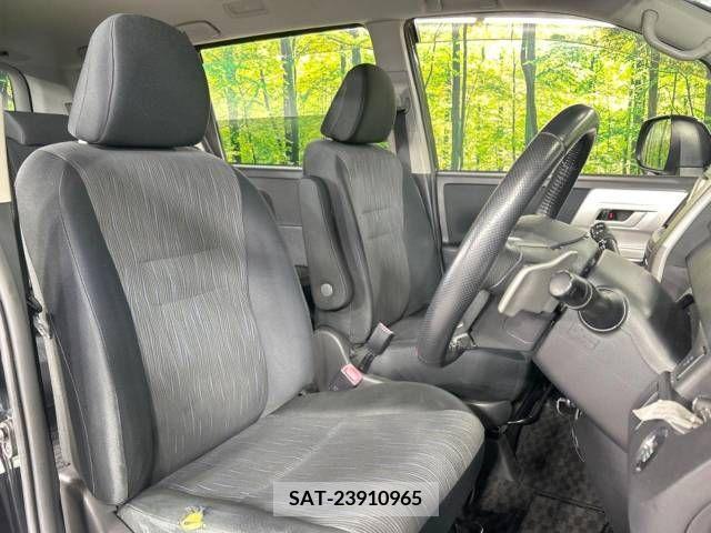 Toyota VOXY 2010-09 370515-8