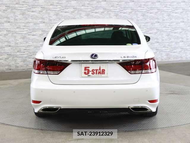 Lexus LS 2013-04 391882-12