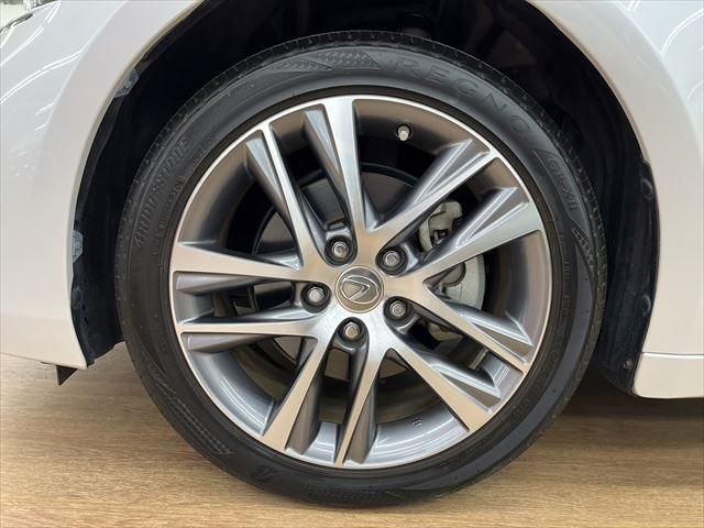 Lexus IS 2016-11 17999-14