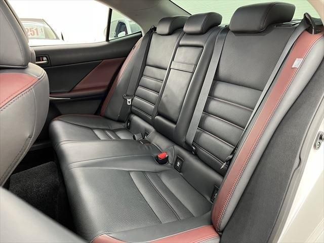Lexus IS 2016-11 17999-20