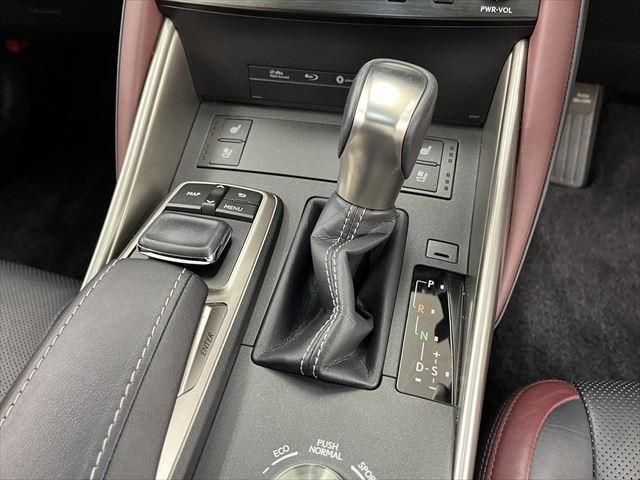Lexus IS 2016-11 17999-23