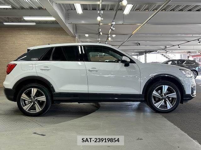 Audi Q2 2018-10 223073-17