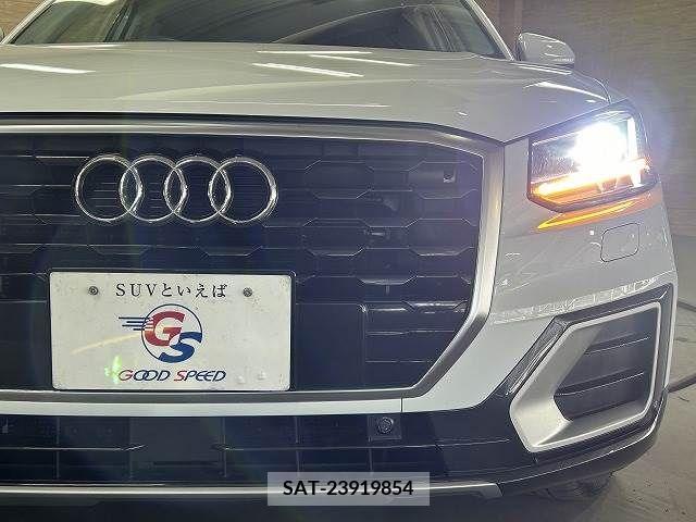 Audi Q2 2018-10 223073-9
