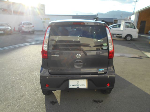 Nissan DAYZ 2015-03 196802-6