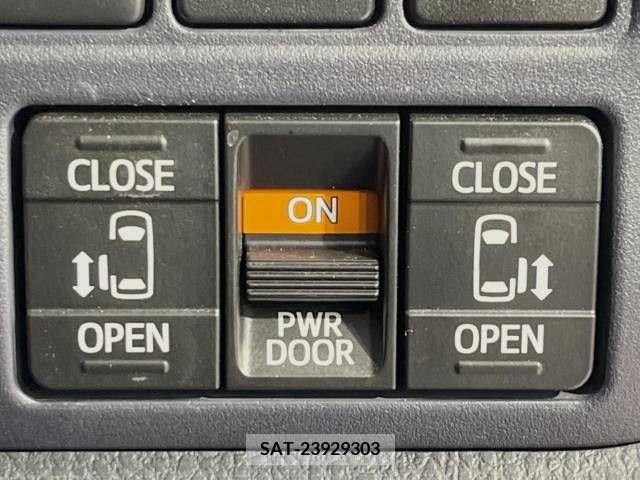 Toyota VOXY 2016-12 289210-6