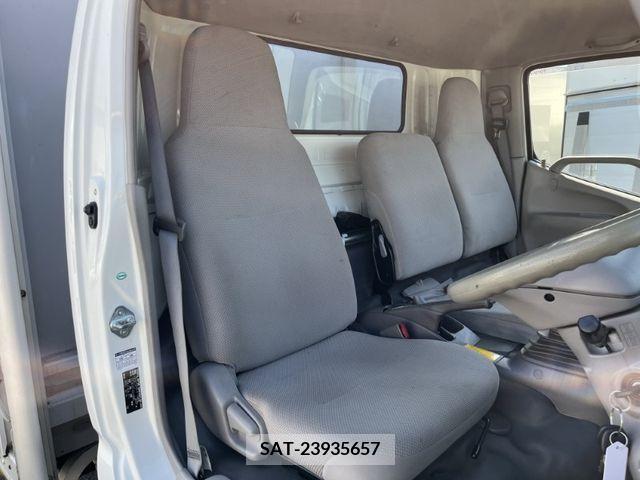 Toyota TOYOACE 2011-06 201640-19