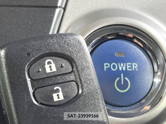 Toyota PRIUS ALPHA 2013-12 322257-6