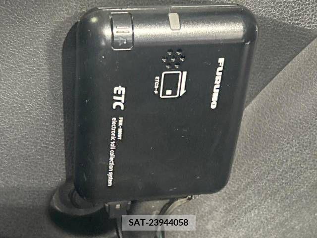 Nissan NOTE 2015-06 381291-7
