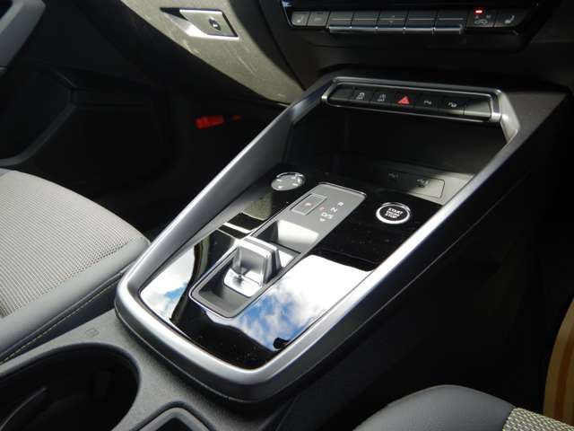 Audi A3 2023-08 27930-20