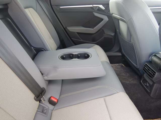 Audi A3 2023-08 27930-28
