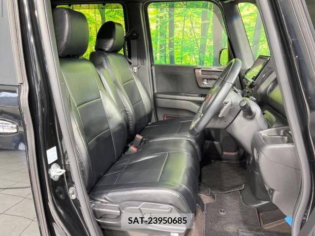 Honda N BOX 2019-05 215586-8