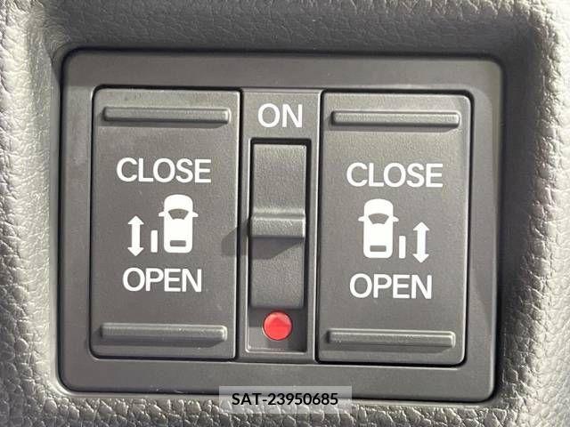 Honda N BOX 2019-05 215586-3