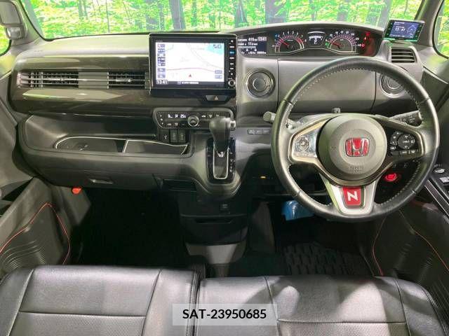 Honda N BOX 2019-05 215586-1