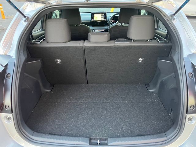 Toyota YARIS 2021-10 187547-21