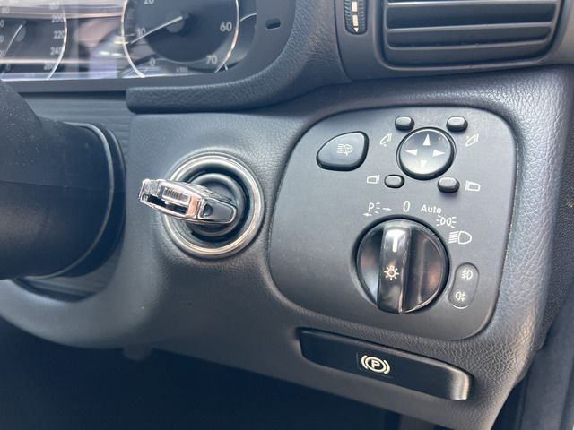 Mercedes Benz C-CLASS 2005-04 8424-8