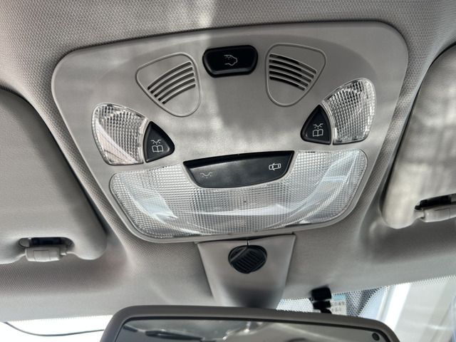 Mercedes Benz C-CLASS 2005-04 8424-28