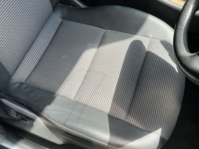 Mercedes Benz C-CLASS 2005-04 8424-25