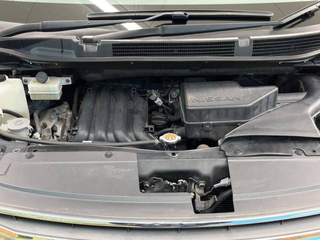 Nissan SERENA 2014-11 185268-18