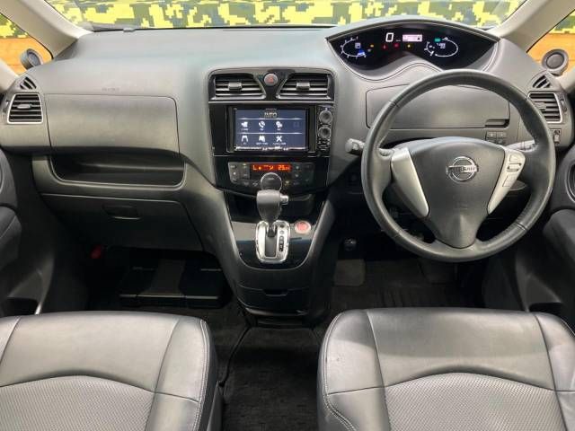 Nissan SERENA 2014-11 185268-1