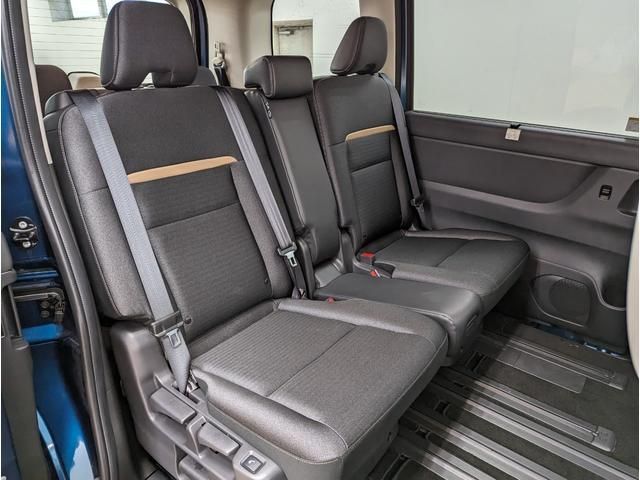 Nissan SERENA 2022-12 195762-10