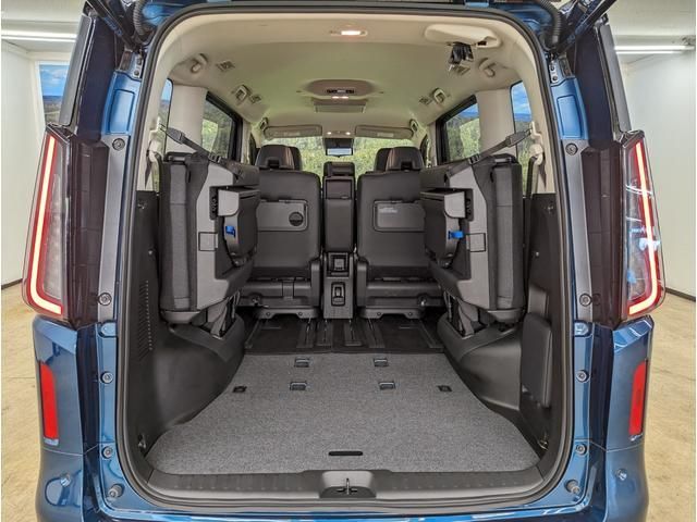 Nissan SERENA 2022-12 195762-12
