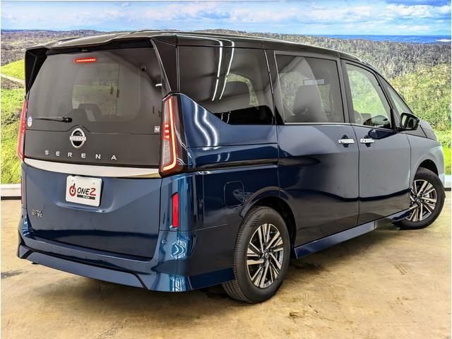 Nissan SERENA 2022-12 195762-17