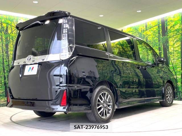 Toyota VOXY 2014-07 329588-17