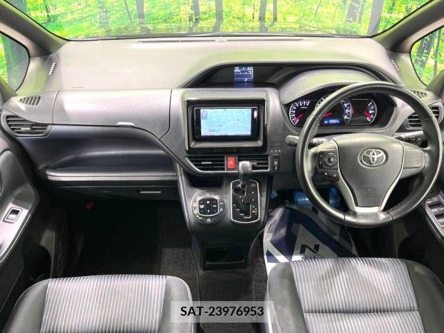 Toyota VOXY 2014-07 329588-1