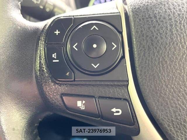 Toyota VOXY 2014-07 329588-7