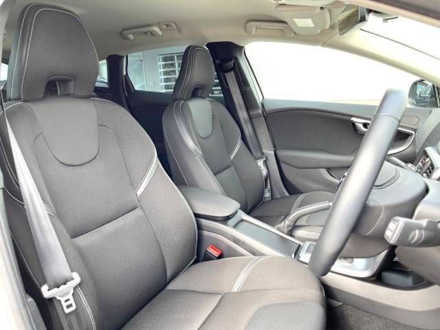 Volvo V40 2019-04 194886-11