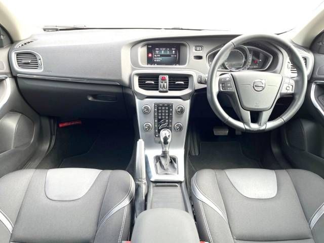 Volvo V40 2019-04 194886-1