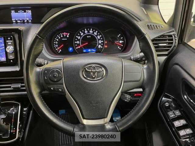 Toyota NOAH 2018-08 279491-12