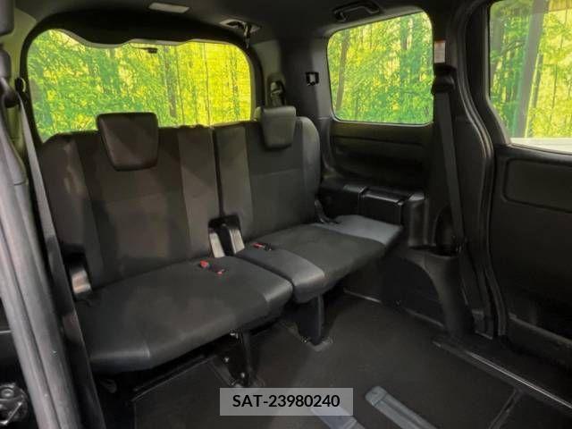 Toyota NOAH 2018-08 279491-10