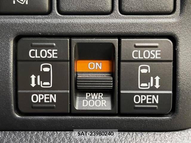 Toyota NOAH 2018-08 279491-4