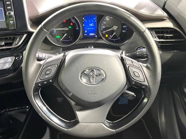 Toyota C-HR 2017-11 196423-11