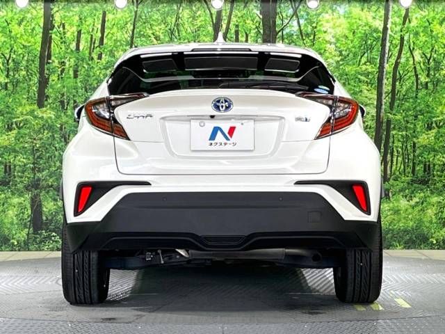 Toyota C-HR 2017-11 196423-15