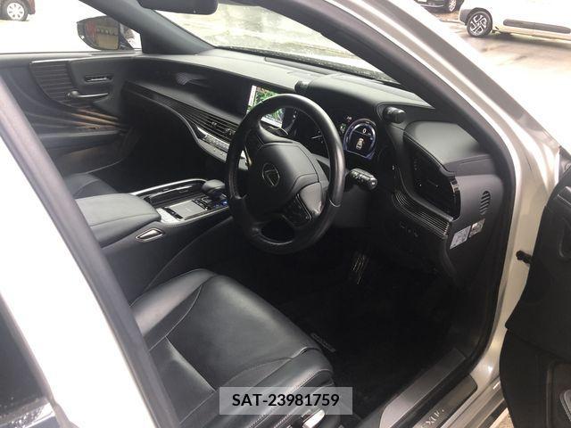 Lexus LS 2018-01 397105-1