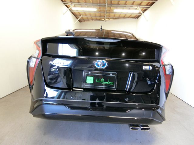 Toyota PRIUS 2016-09 568-6