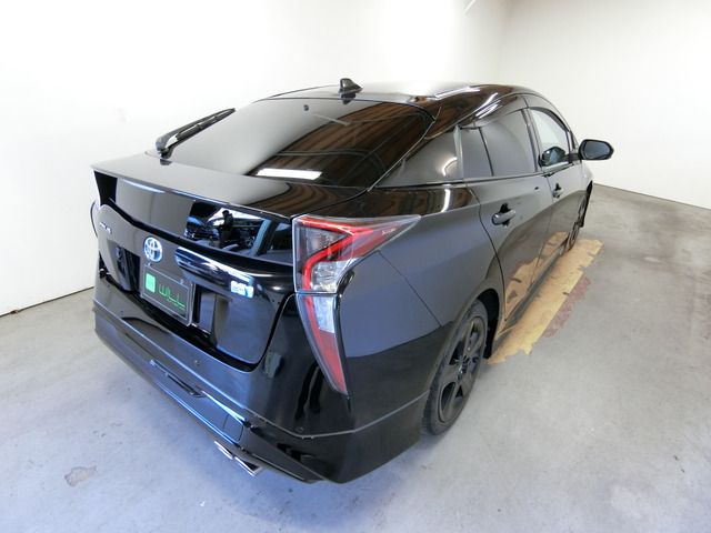 Toyota PRIUS 2016-09 568-13