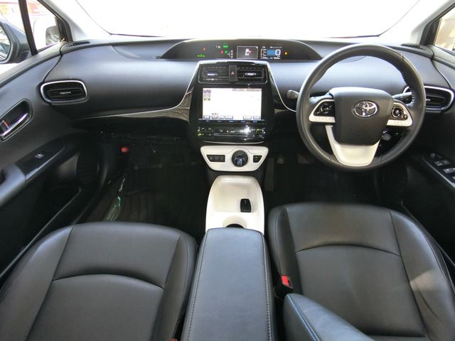 Toyota PRIUS 2016-09 568-2