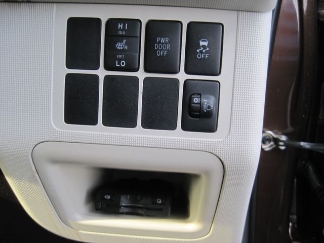 Toyota SPADE 2013-07 326-8
